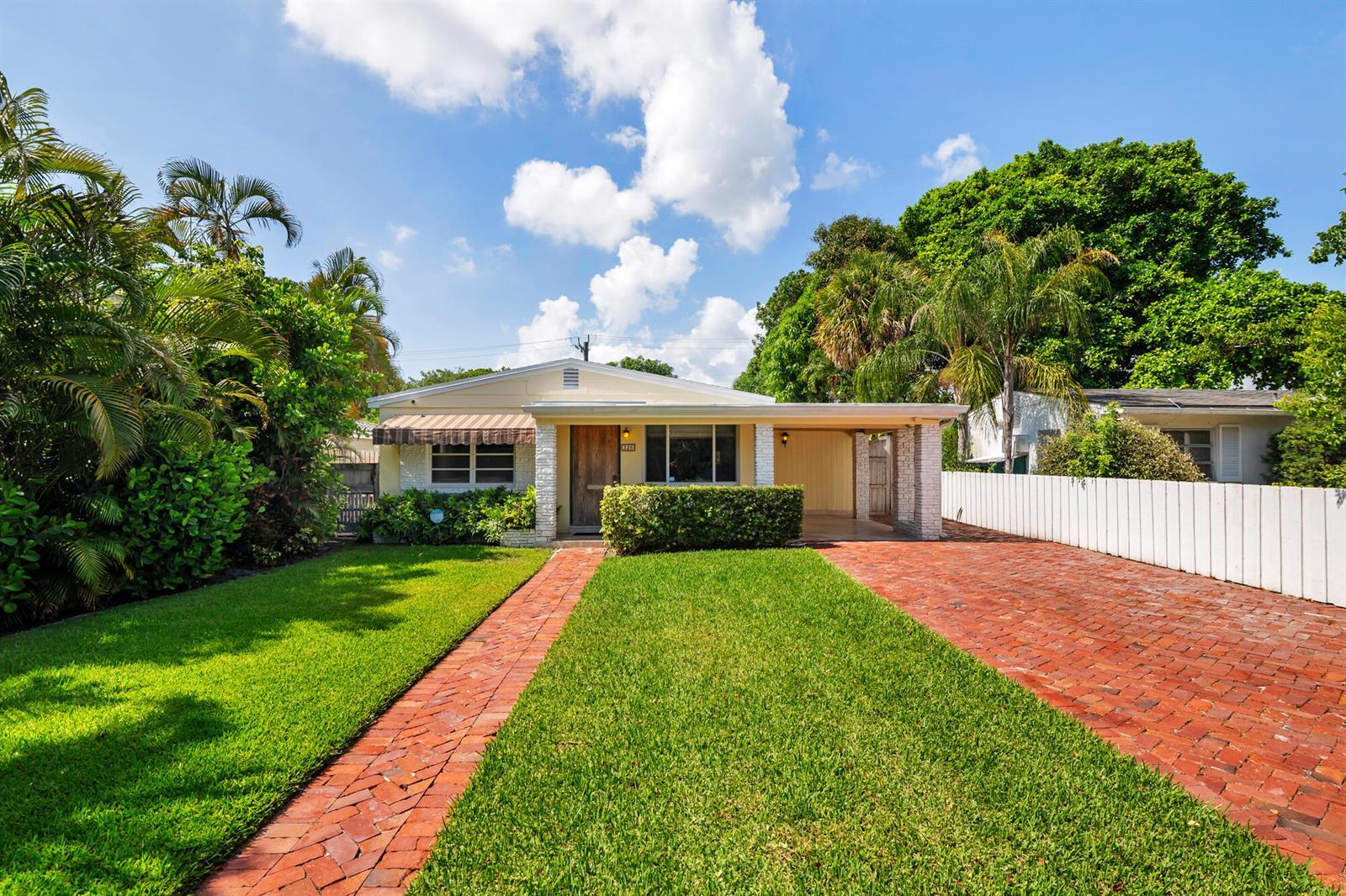 326 Marlborough Place, West Palm Beach FL 33405