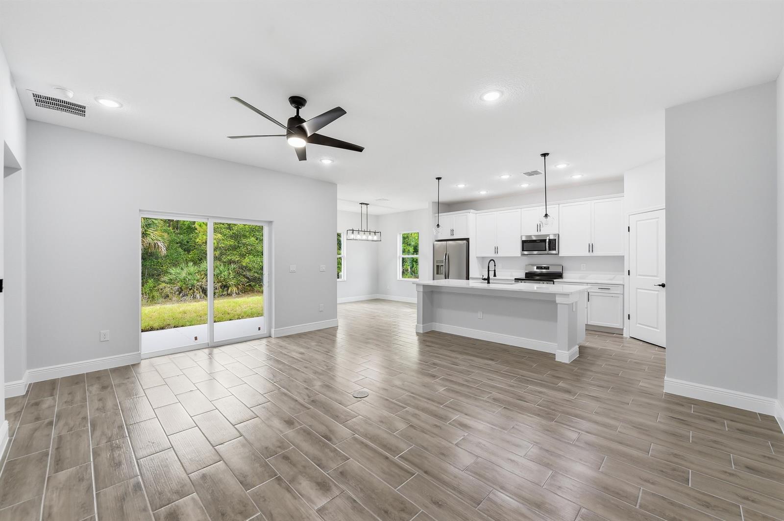7825 96th Avenue, Vero Beach FL 32967 photo 2