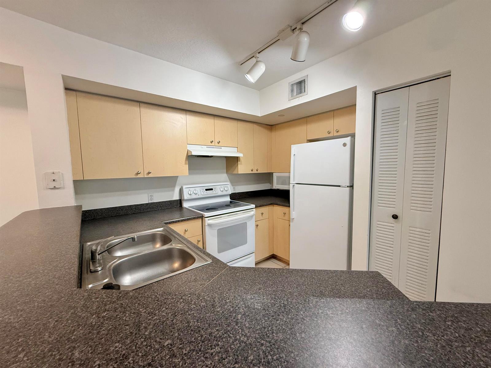 4200 San Marino Boulevard # 107, West Palm Beach FL 33409 photo 5