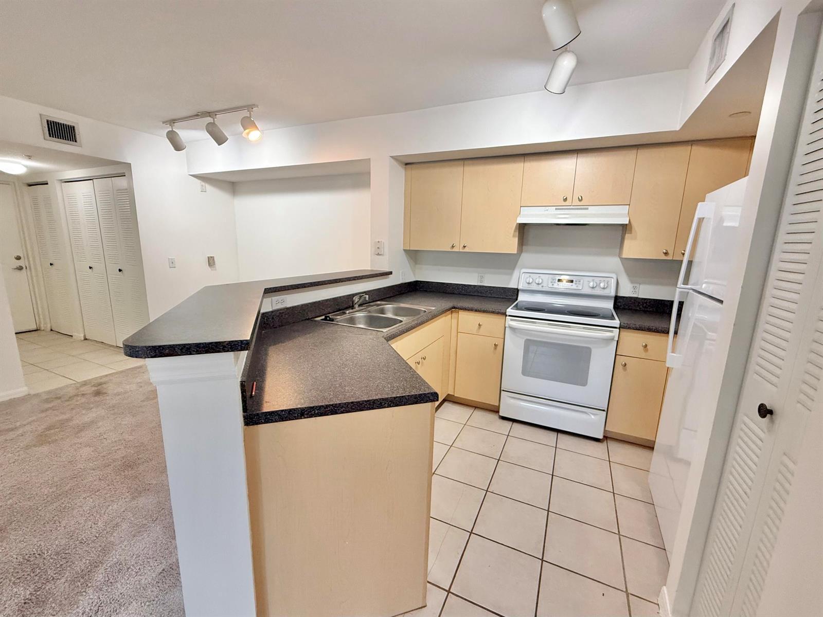 4200 San Marino Boulevard # 107, West Palm Beach FL 33409 photo 4