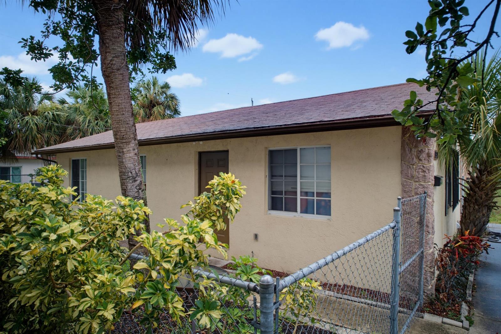 1525 W 17th Street, Riviera Beach FL 33404 photo 2