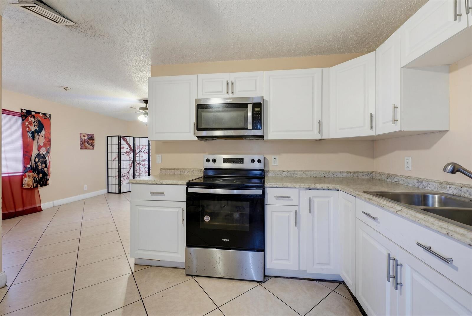 1525 W 17th Street, Riviera Beach FL 33404 photo 3