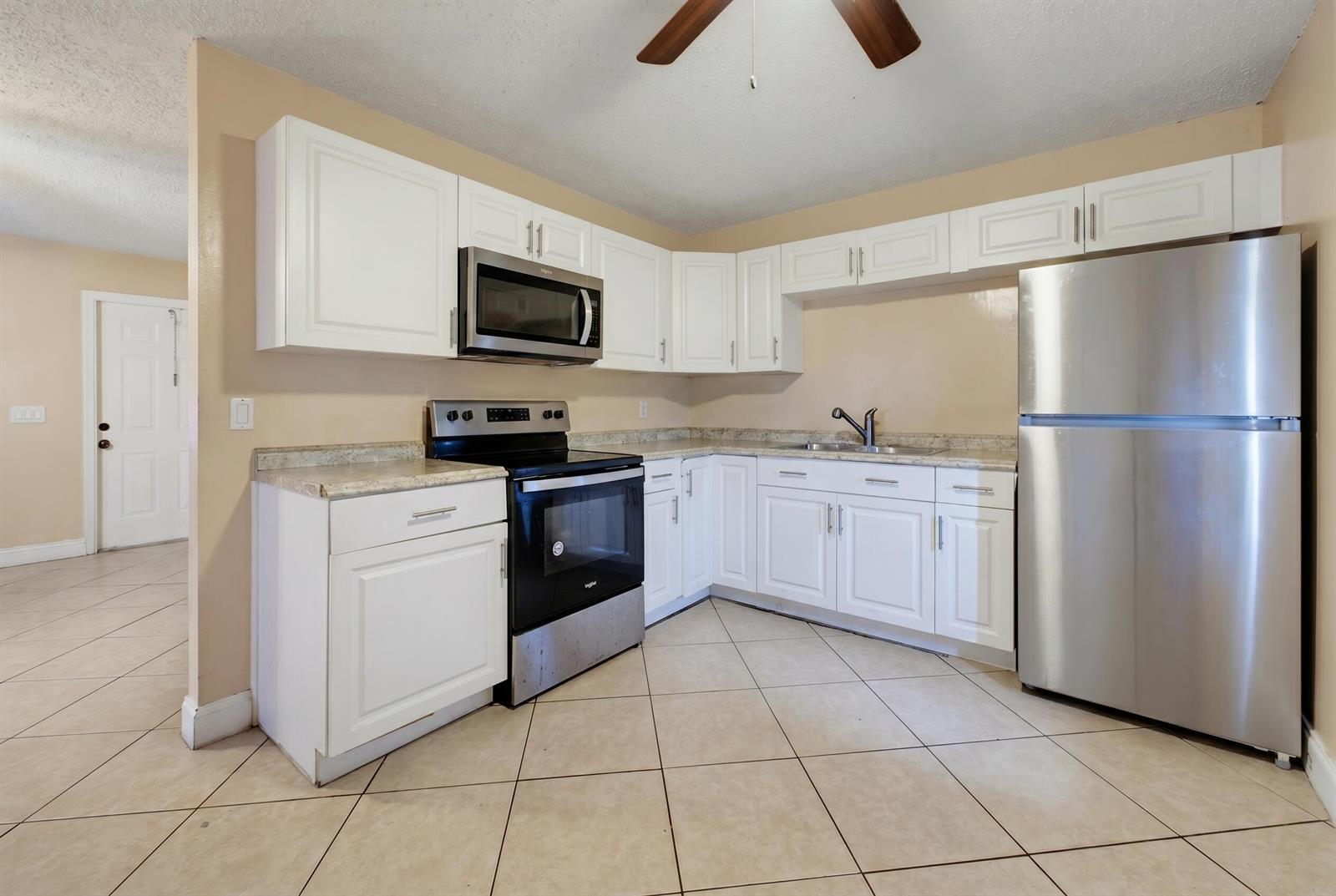 1525 W 17th Street, Riviera Beach FL 33404 photo 4