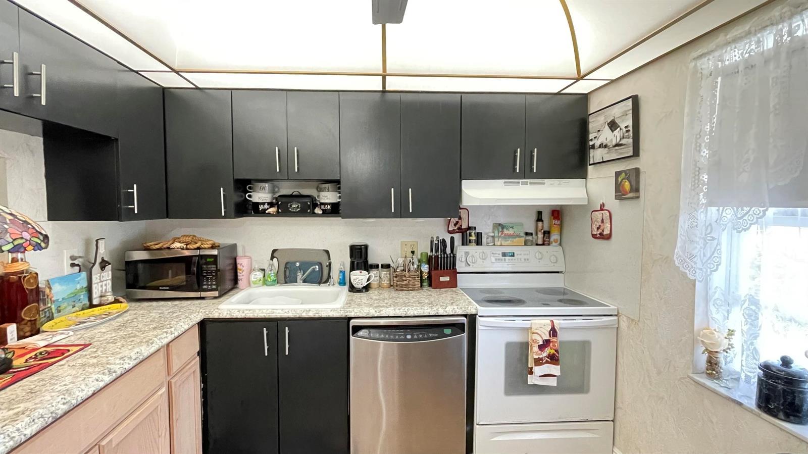 4 Abbey Lane # 103, Delray Beach FL 33446 photo 3