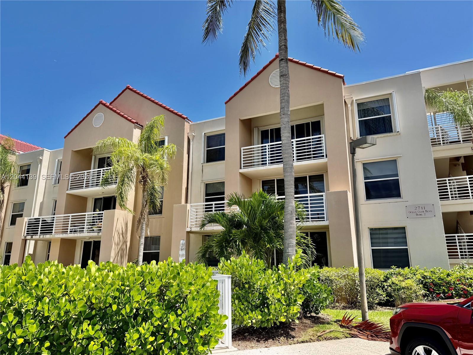 2711 Ocean Club Blvd # 203, Hollywood FL 33019 photo 2