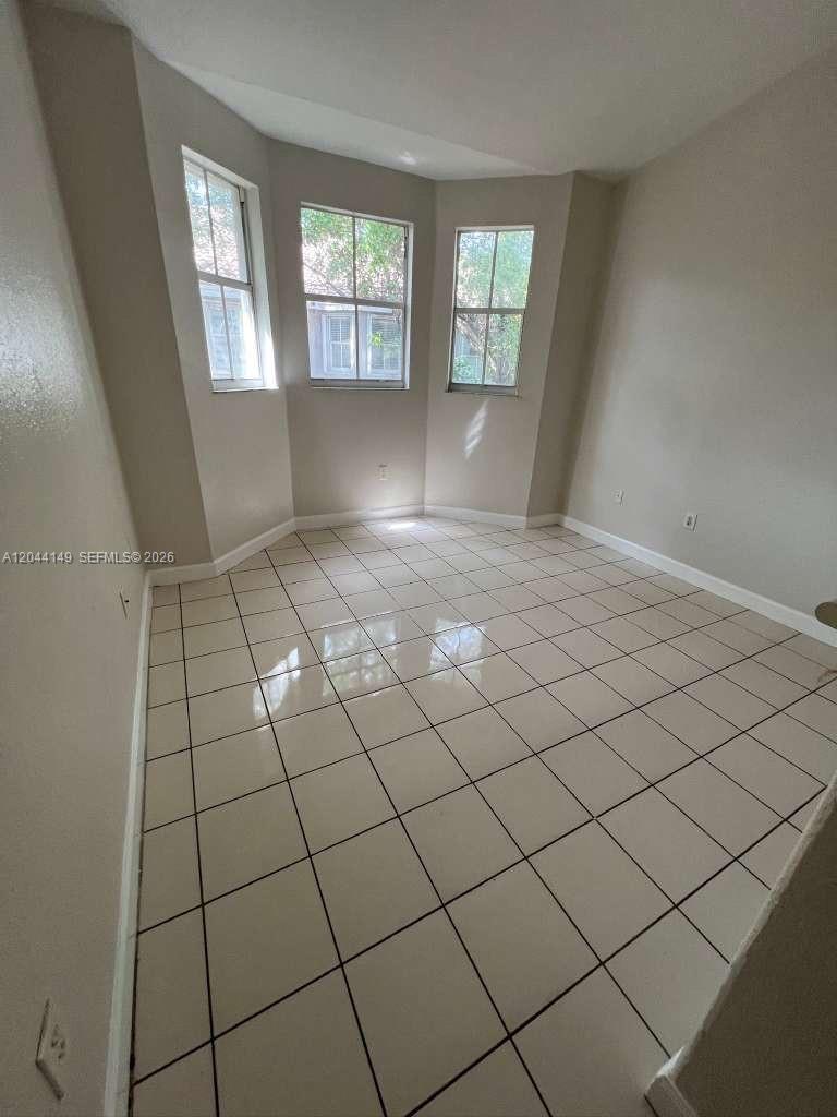 1661 SE 28th St # 202, Homestead FL 33035 photo 2