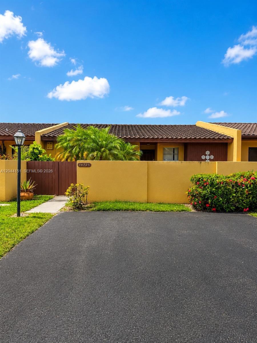14725 SW 86th Ln, Miami FL 33193 photo 2