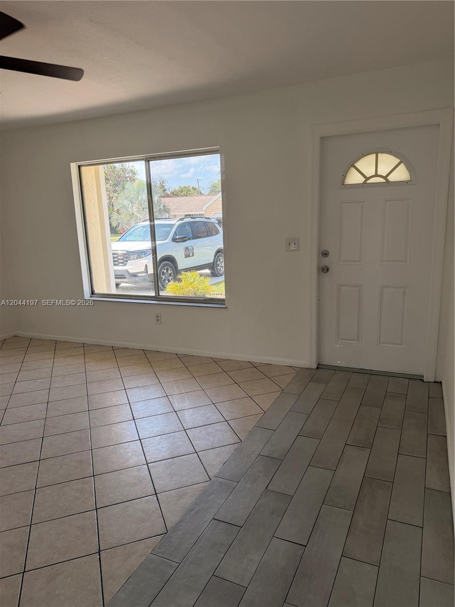 731 SW 24th St SW # 1, Vero Beach FL 32962 photo 2