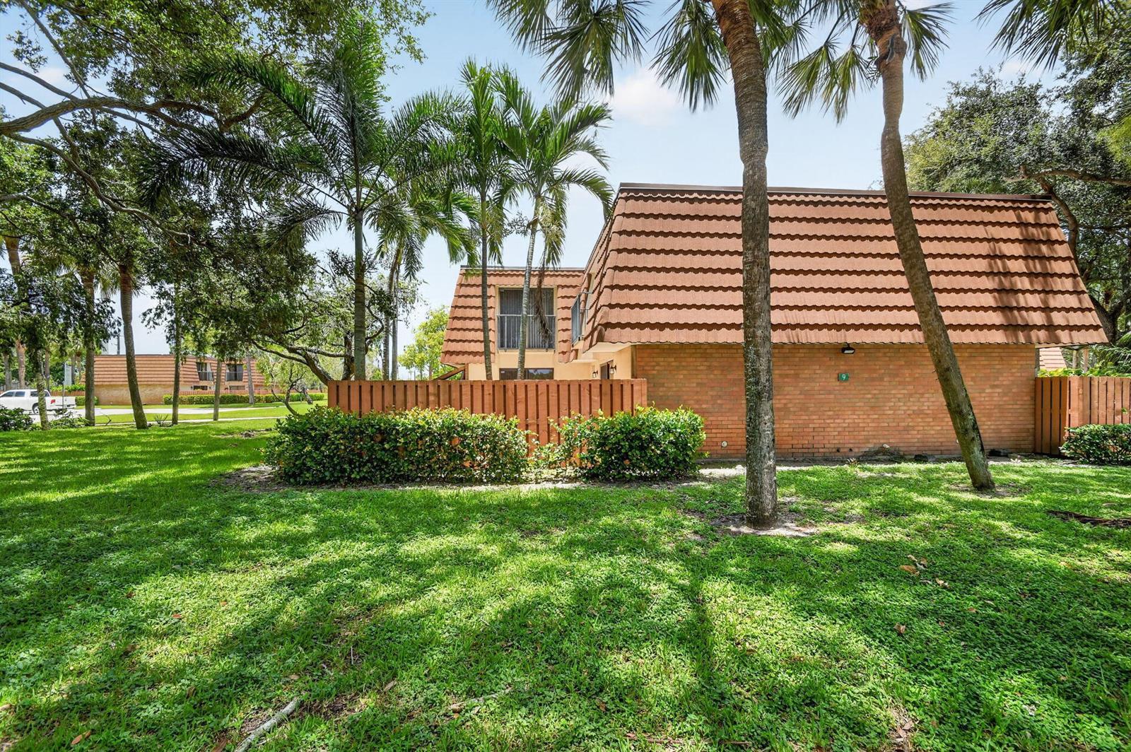 135 Heritage Way, West Palm Beach FL 33407 photo 2