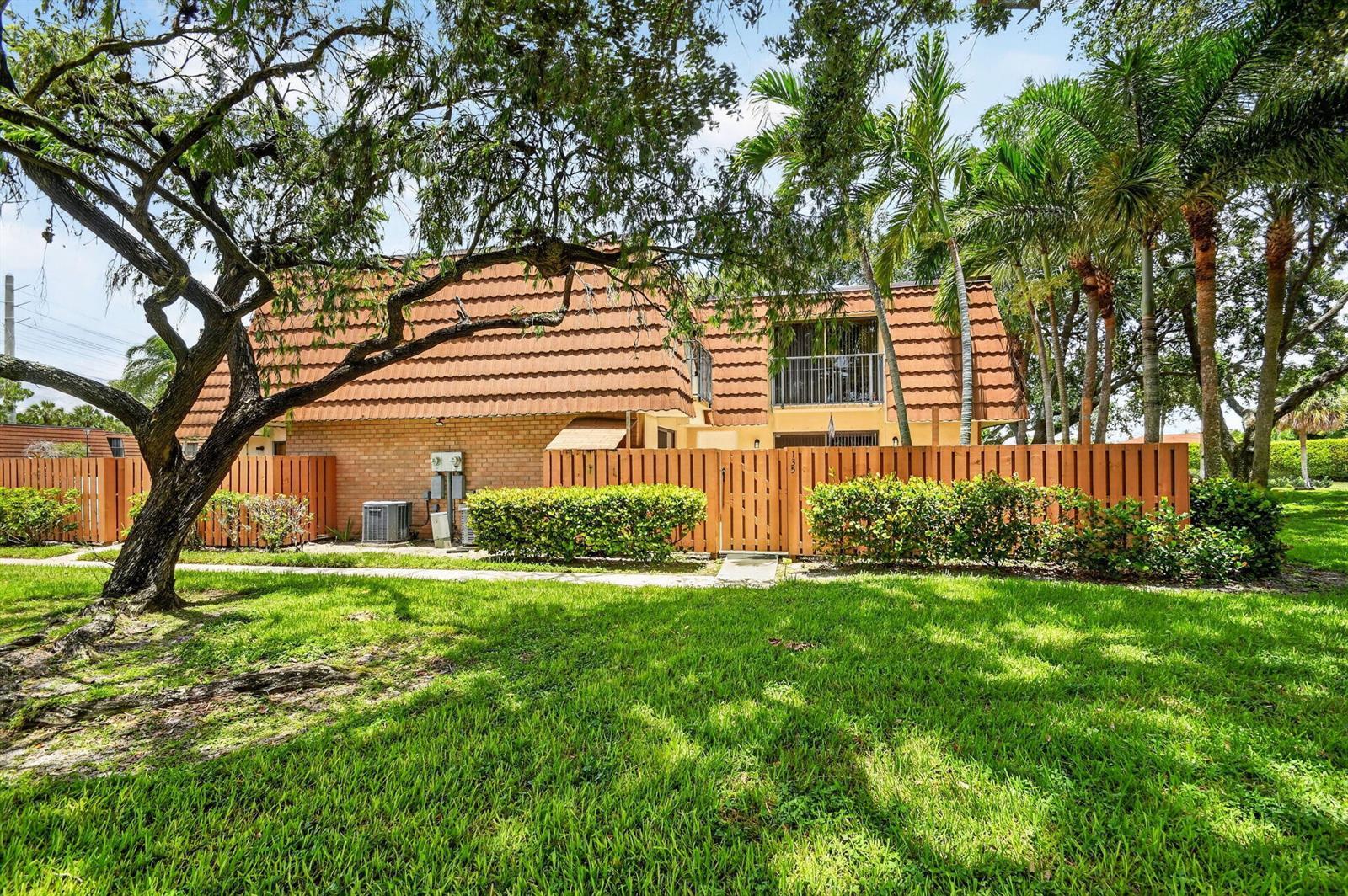 135 Heritage Way, West Palm Beach FL 33407 photo 3
