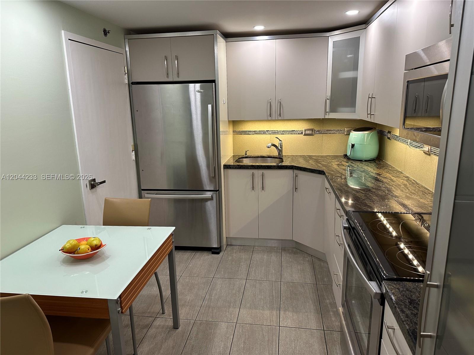 6039 Collins Ave # 1205, Miami Beach FL 33140 photo 4
