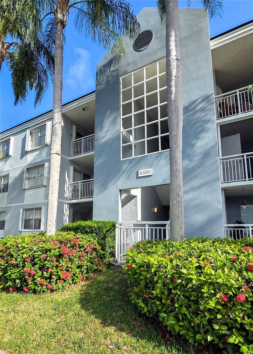 8590 SW 212th St # 107, Cutler Bay FL 33189