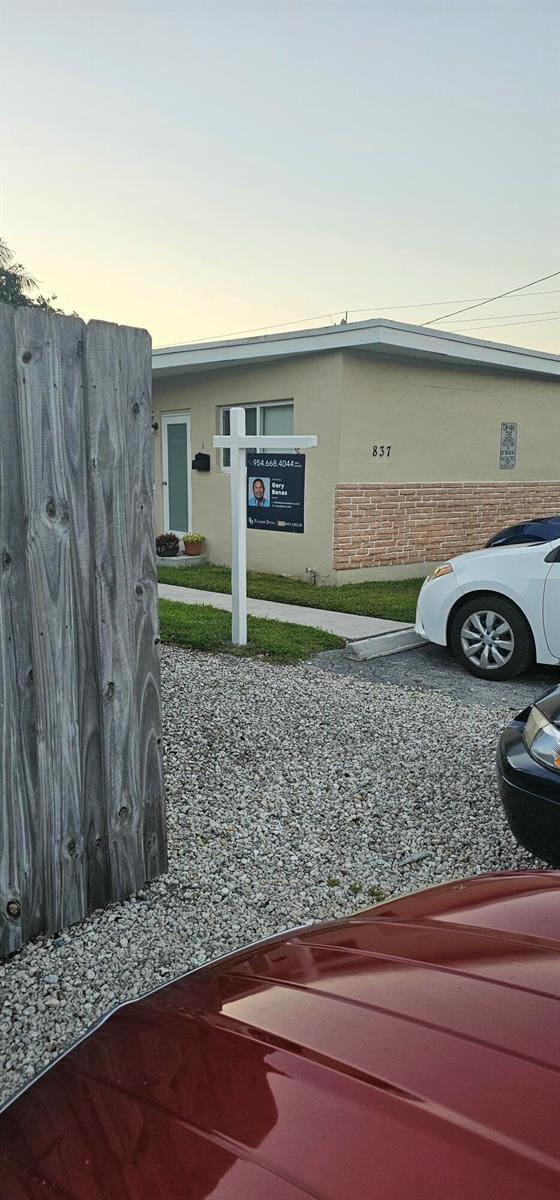 837 NE 17th Avenue, Fort Lauderdale FL 33304