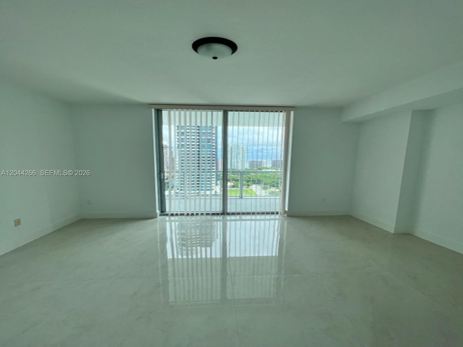 79 SW 12th St, Miami FL 33130 photo 2