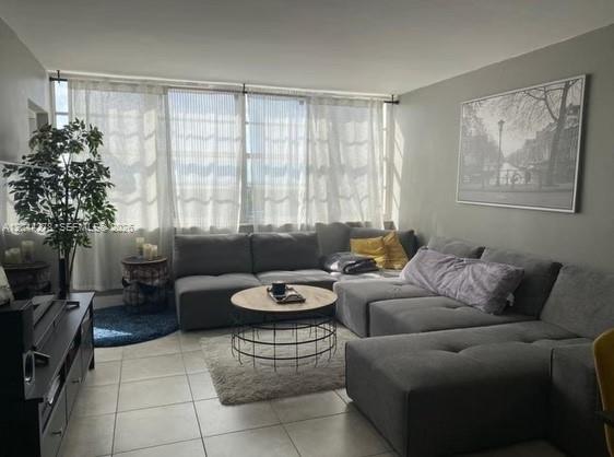 Miami, FL 33179 photo 2