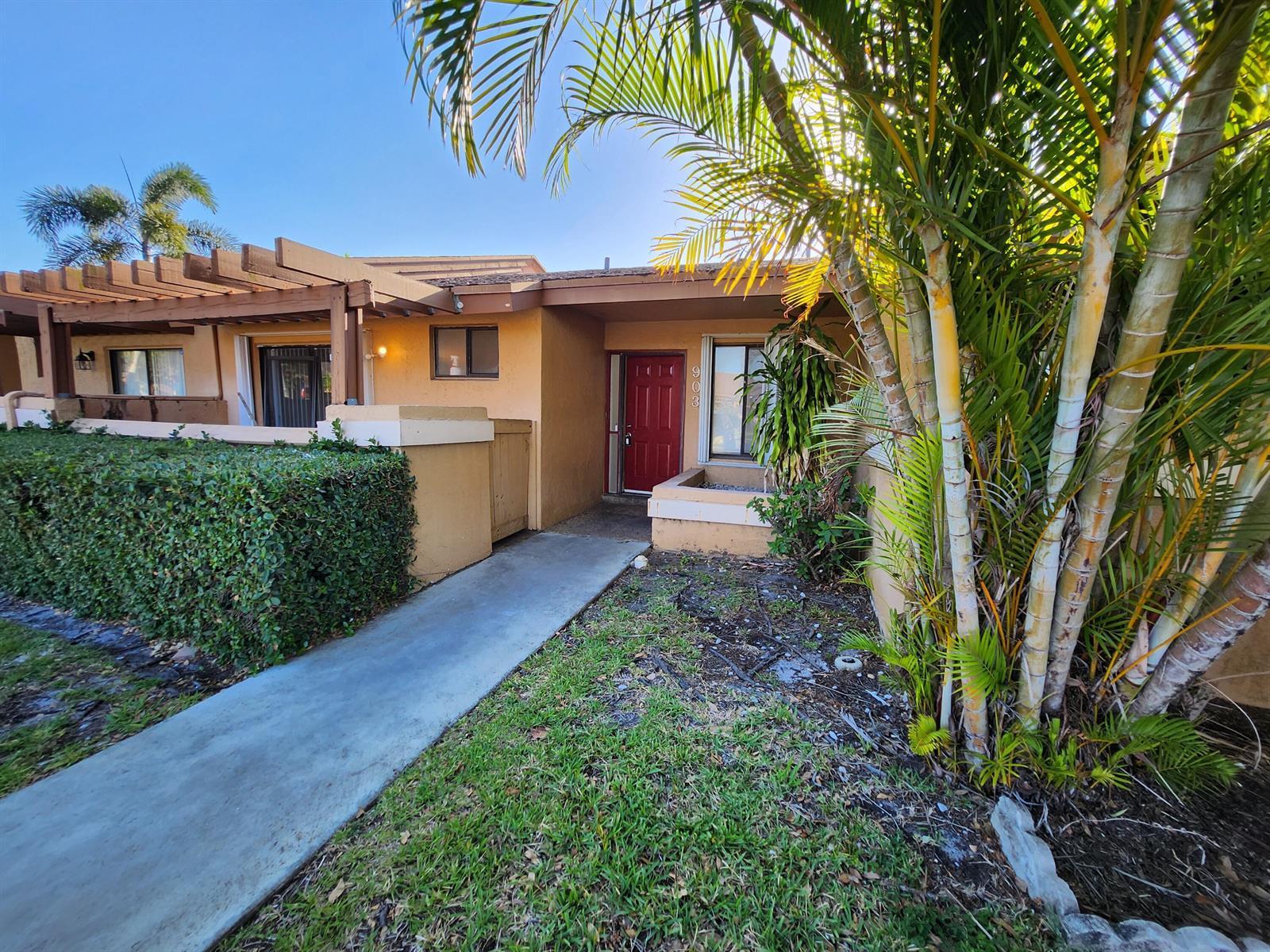 903 NW 79th Terrace, Plantation FL 33324