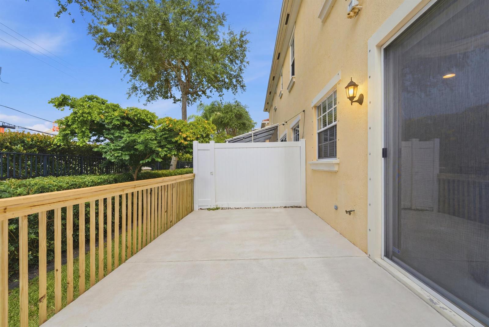 556 Marbella Circle, North Palm Beach FL 33403 photo 3