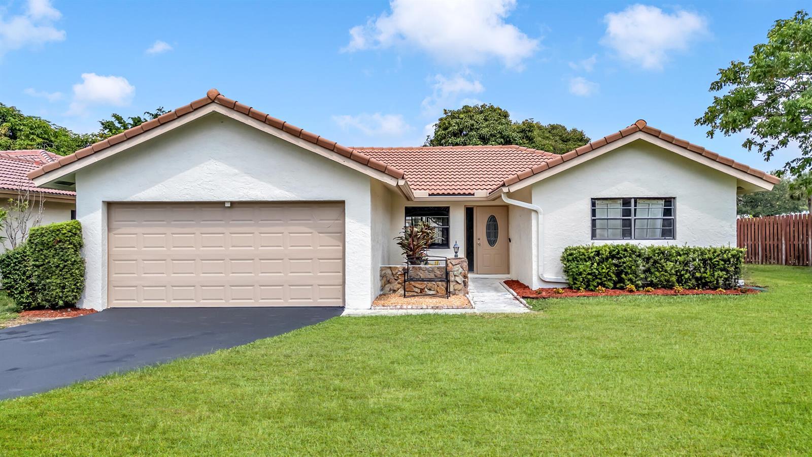 1273 Spring Cir Drive, Coral Springs FL 33071