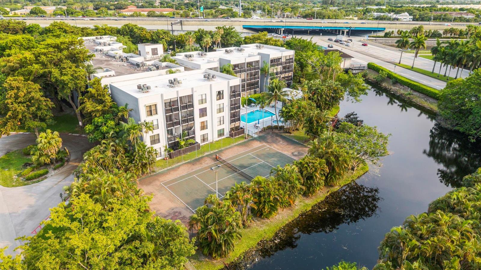 1021 Mockingbird Lane # 211, Plantation FL 33324 photo 2