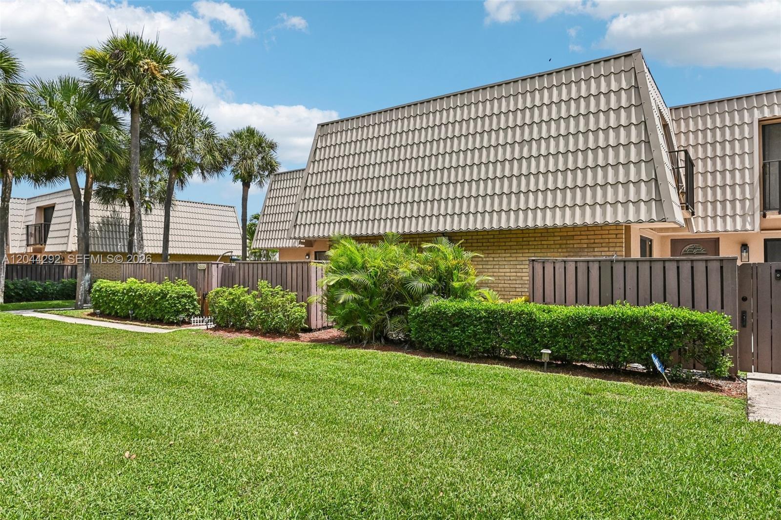 5016 50th Way, West Palm Beach FL 33409 photo 4