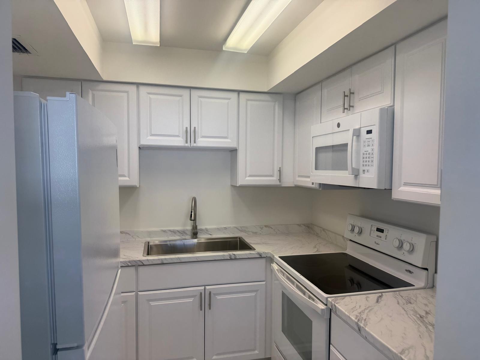 402 Lake Shore Drive # 202, West Palm Beach FL 33403 photo 5