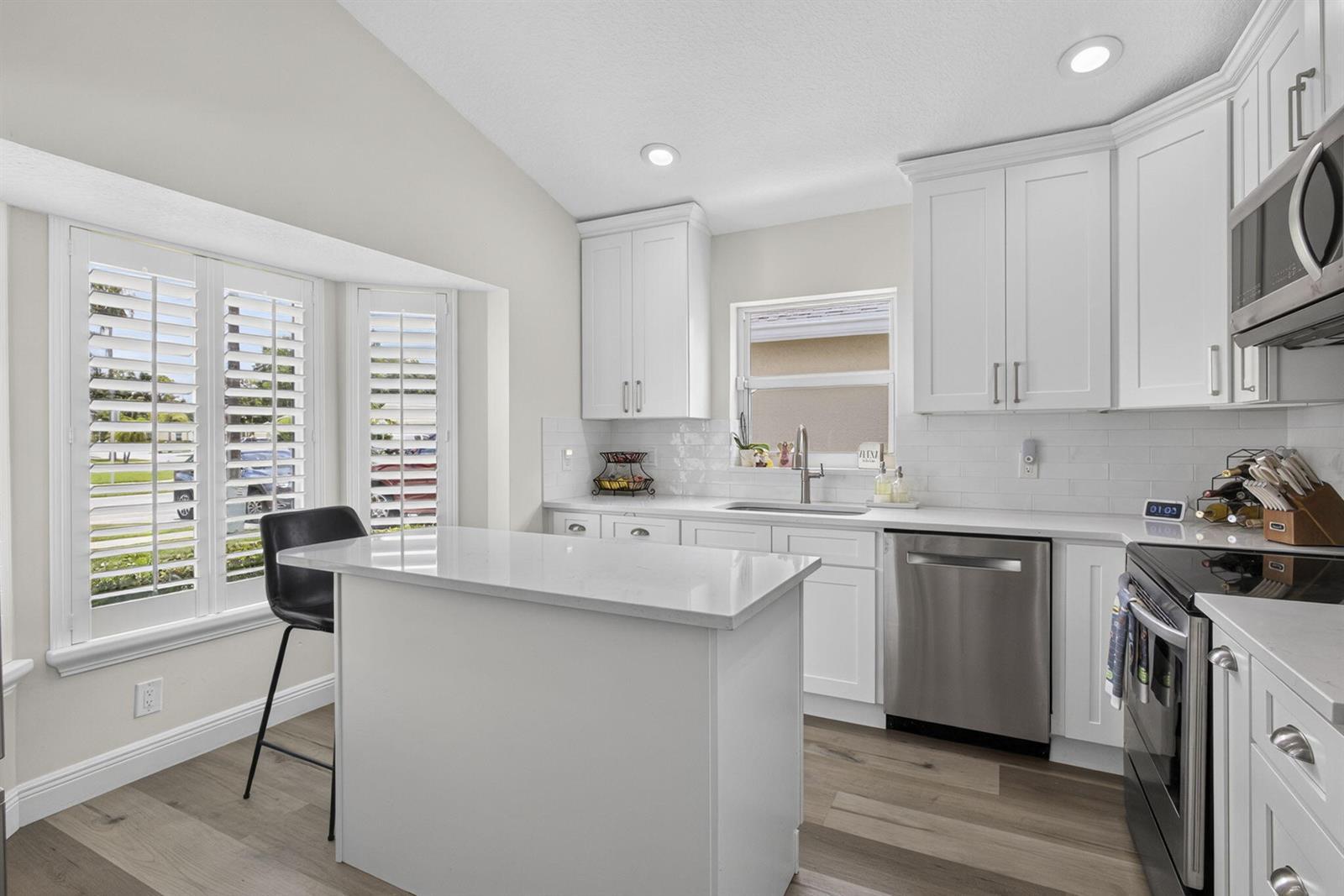 120 Saratoga Boulevard E, Royal Palm Beach FL 33411 photo 3