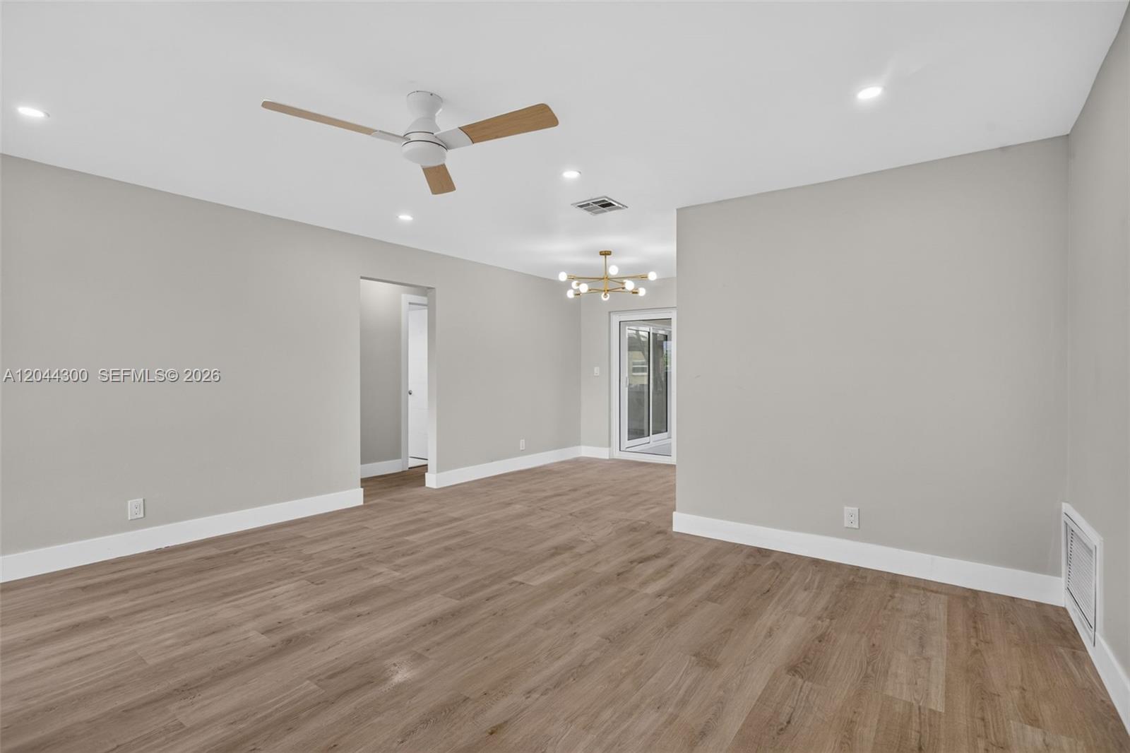 5711 NW 48th Ter, Tamarac FL 33319 photo 2