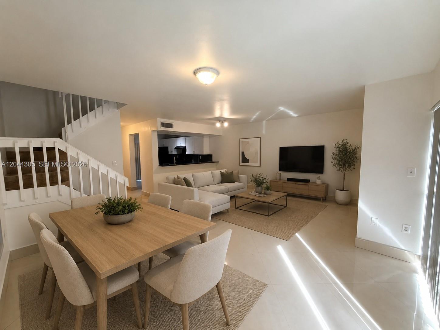 862 Crystal Lake Dr, Deerfield Beach FL 33064