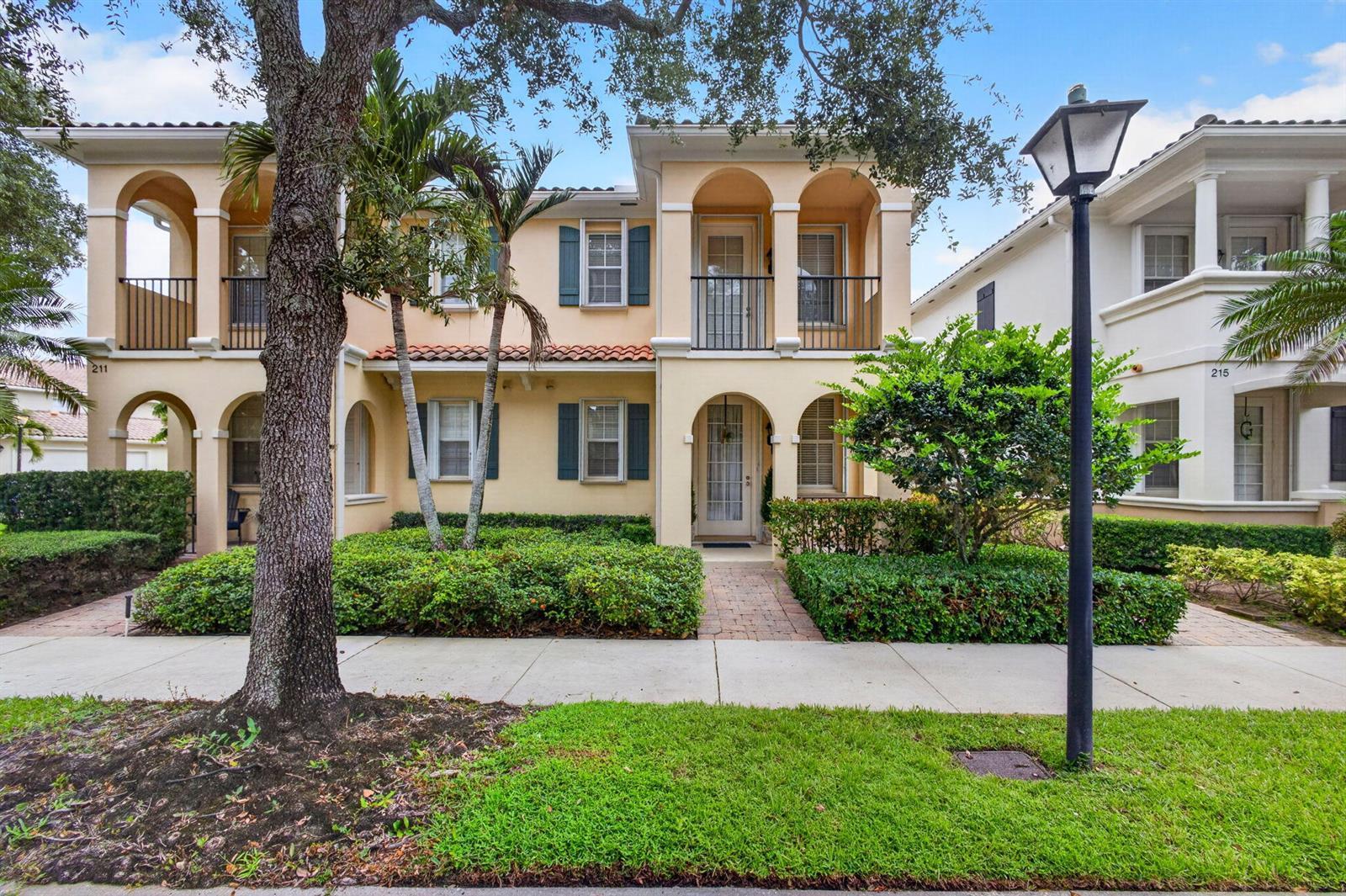 213 Barcelona Drive, Jupiter FL 33458 photo 2