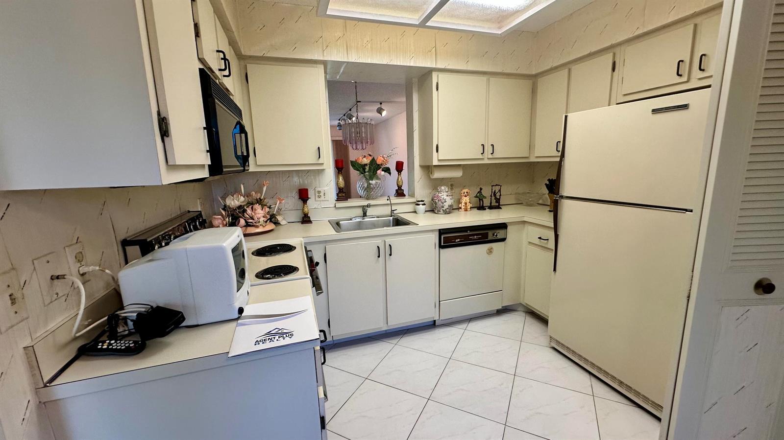 6585 Kensington Lane Apt 207, Delray Beach FL 33446 photo 4