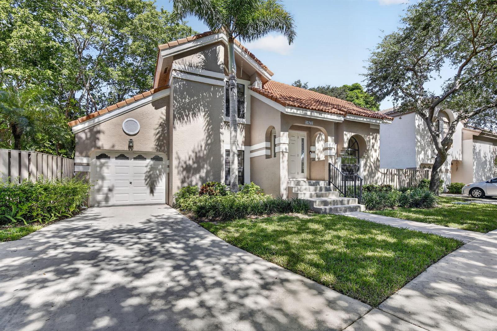1671 NW 107th Lane, Plantation FL 33322 photo 2