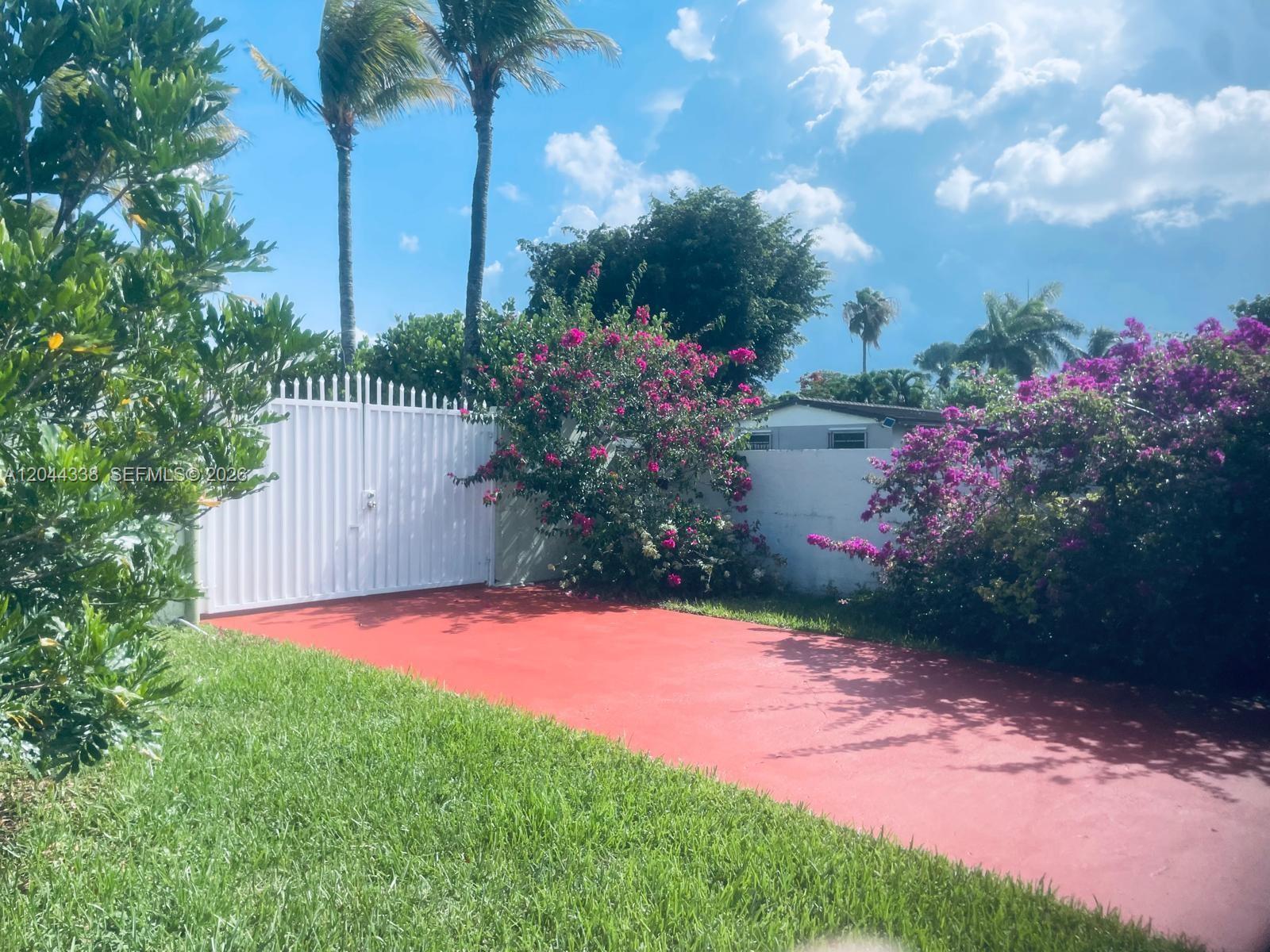 Miami, FL 33157 photo 2