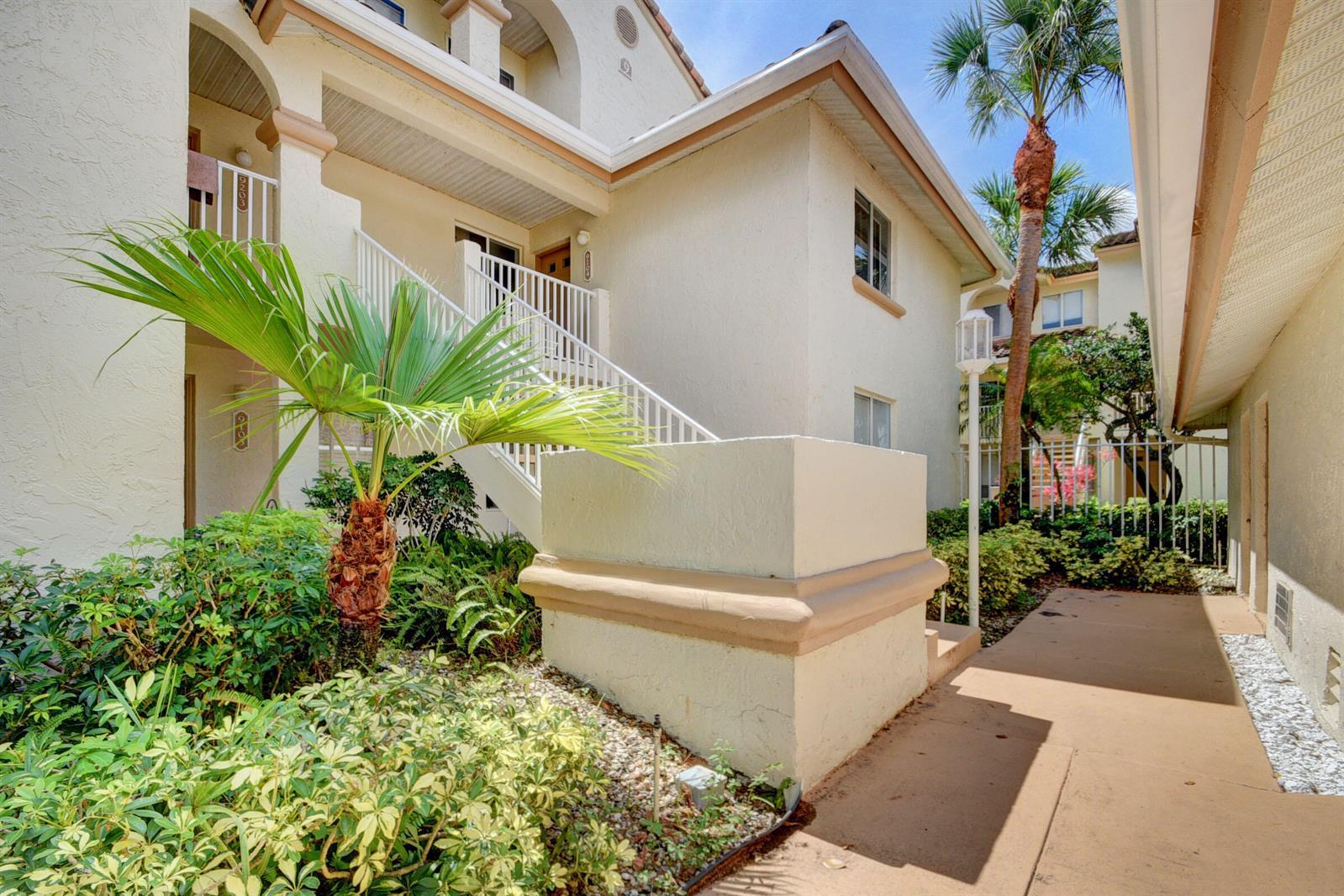 9204 Glenmoor Drive, West Palm Beach FL 33409 photo 3
