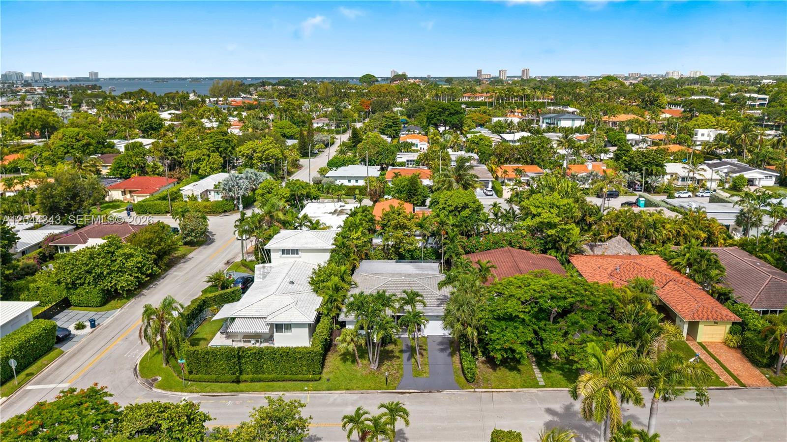 9008 Emerson Ave, Surfside FL 33154 photo 3