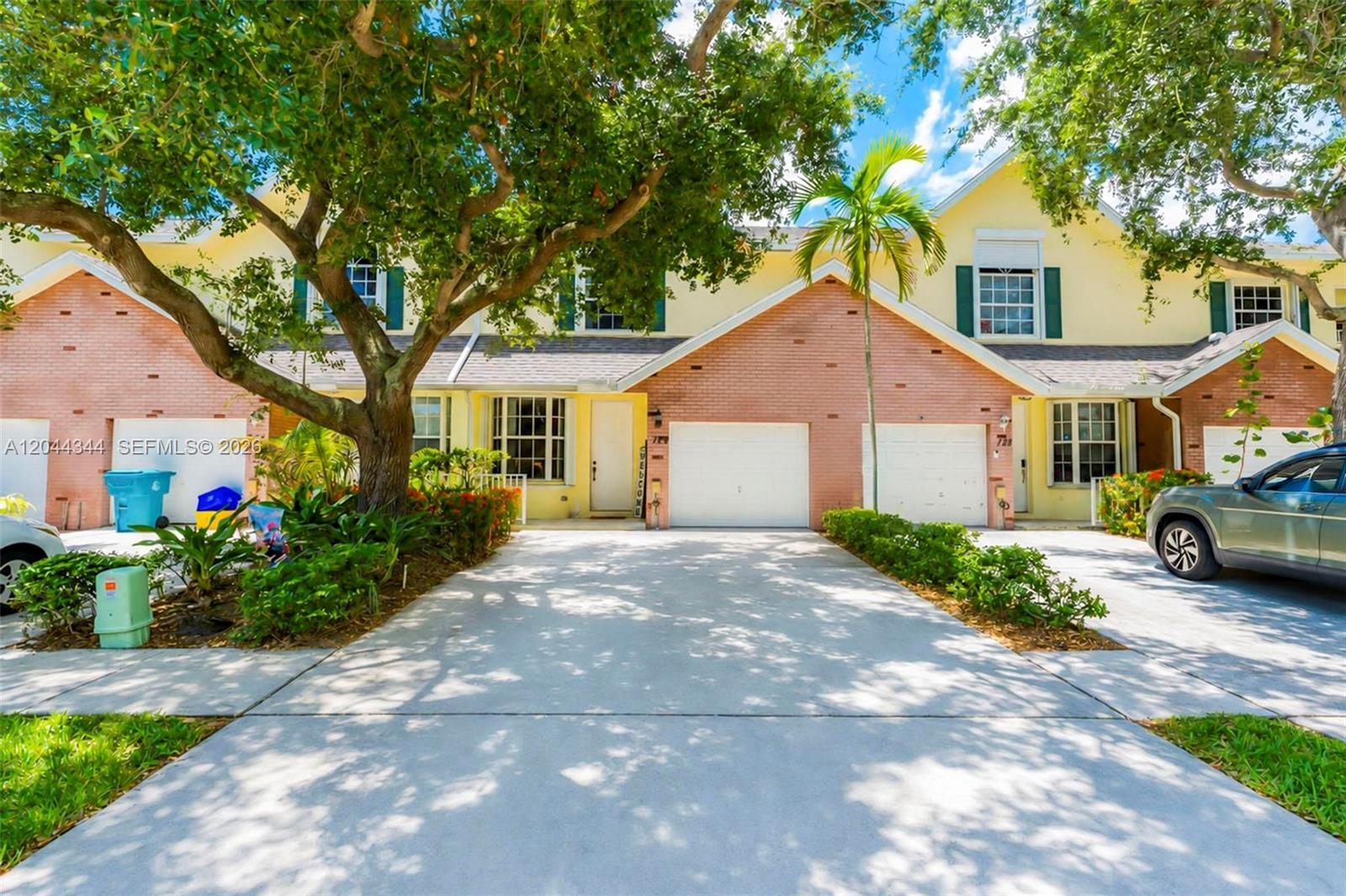 126 Spruce St, Boynton Beach FL 33426 photo 2