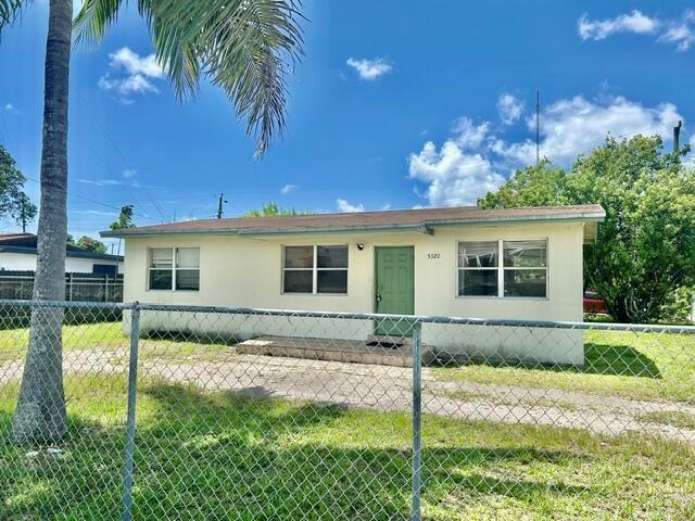 5320 SW 25th Court, West Park FL 33023