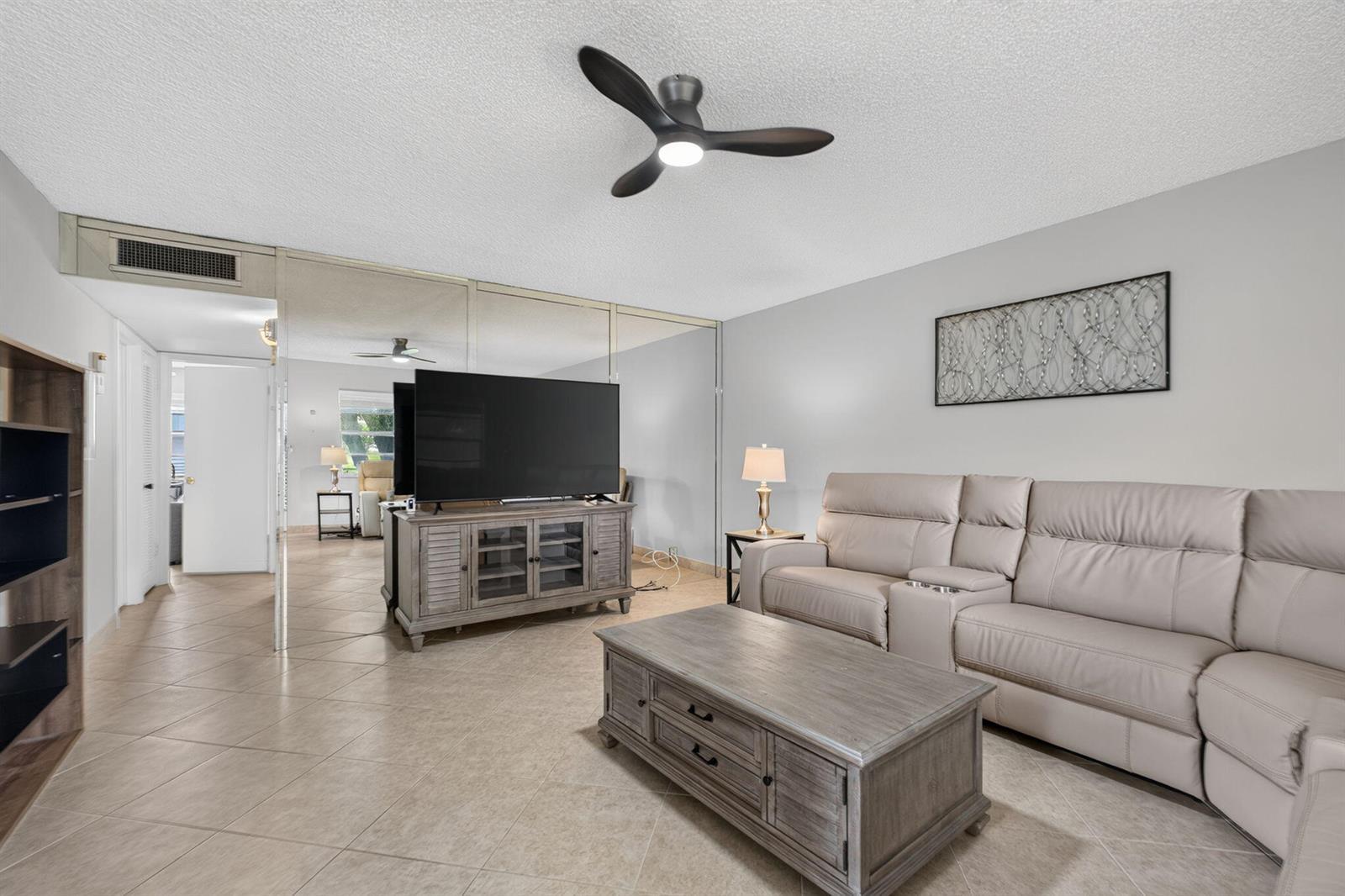 942 Normandy T Trail # 942, Delray Beach FL 33484 photo 4