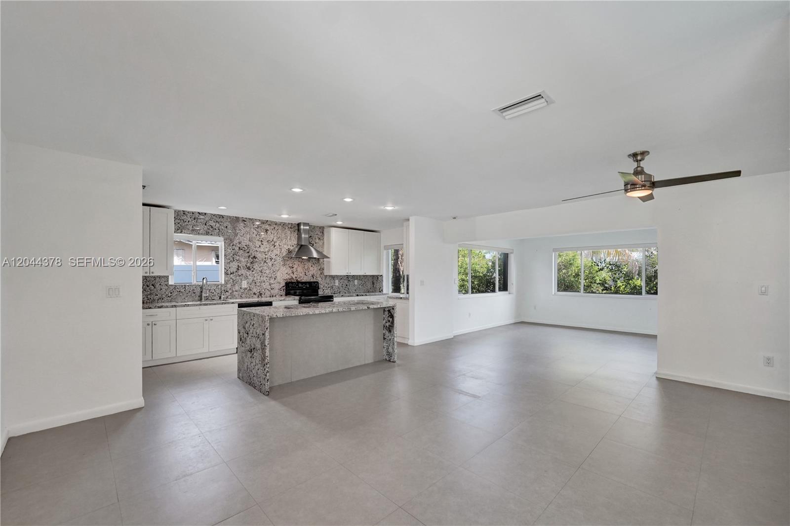 4311 Hayes St, Hollywood FL 33021 photo 4