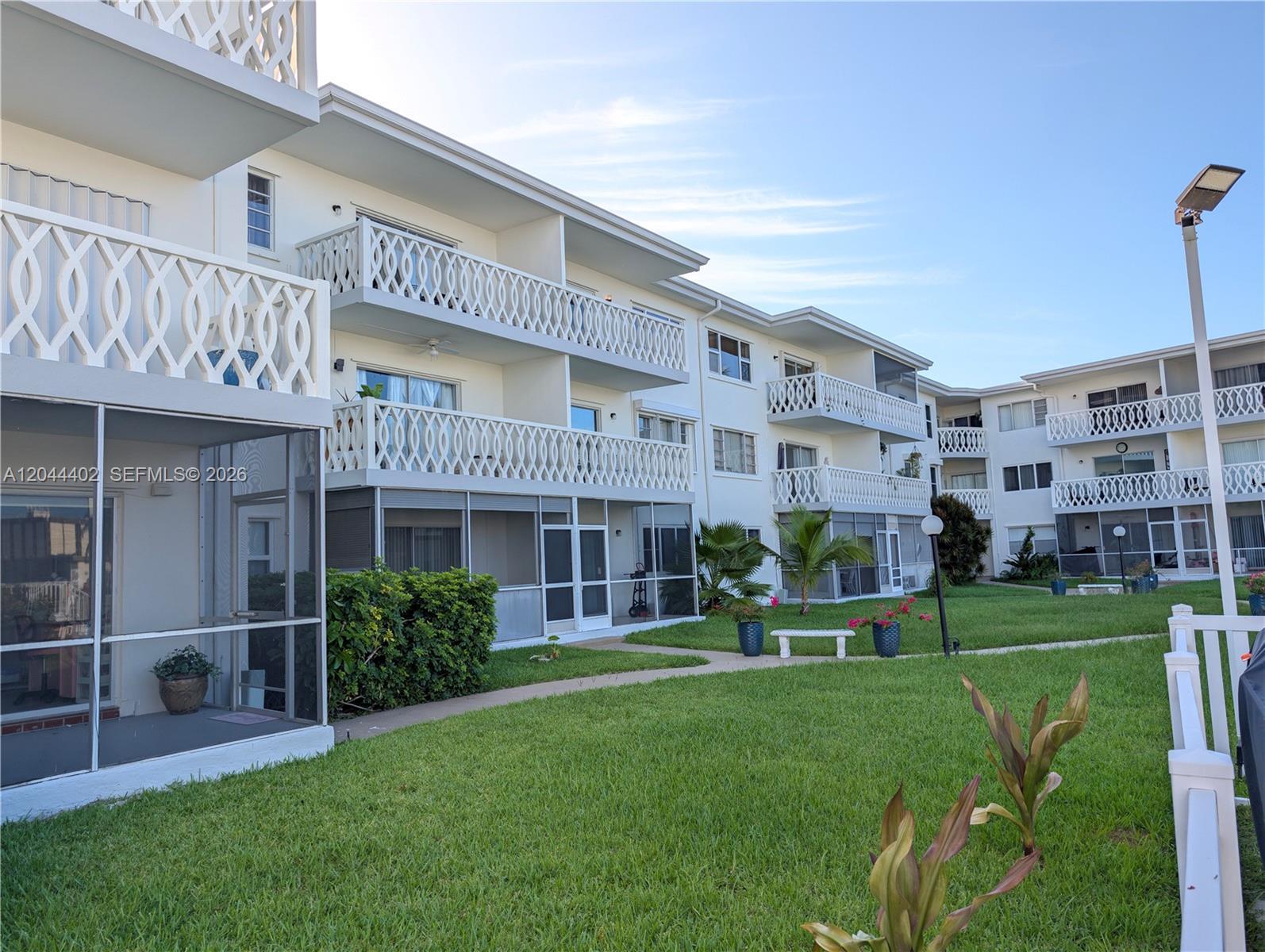 450 GOLDEN ISLES DR # 2H, Hallandale Beach FL 33009 photo 4