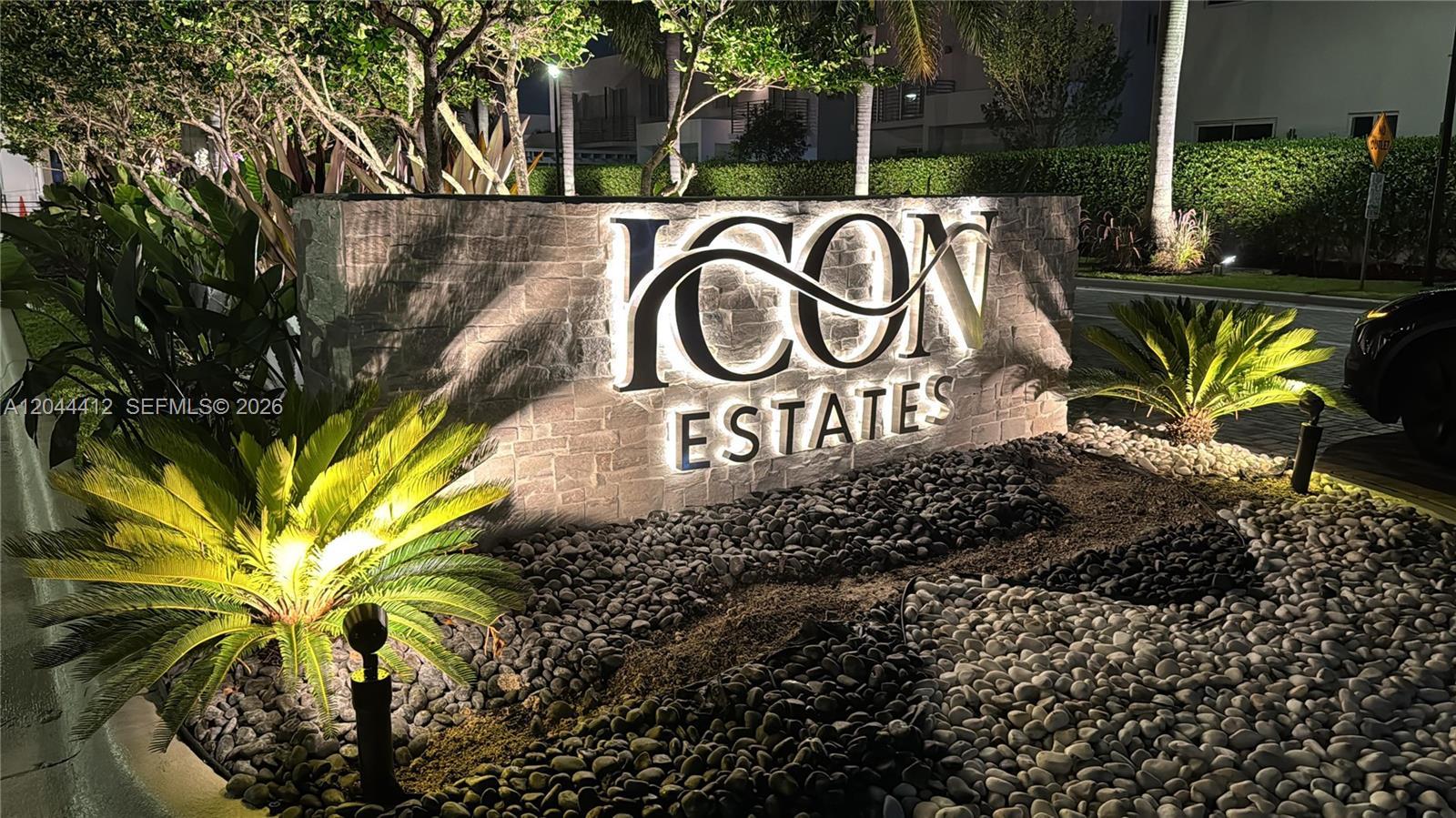 10381 NW 67th Ter, Doral FL 33178 photo 2