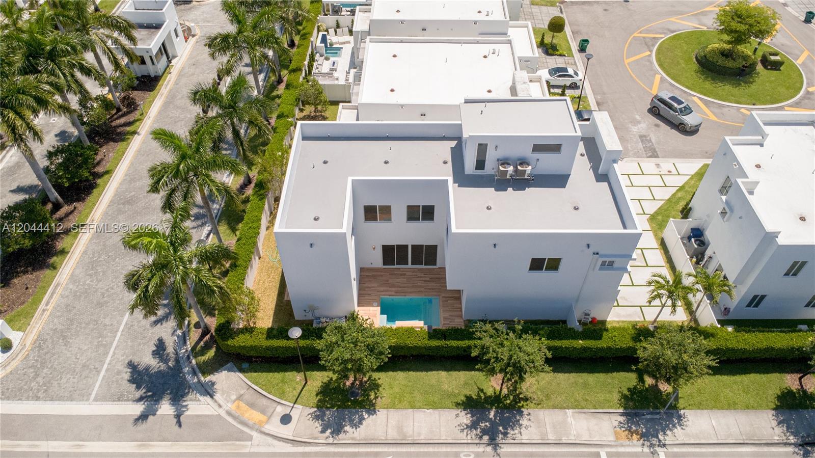 10381 NW 67th Ter, Doral FL 33178 photo 3