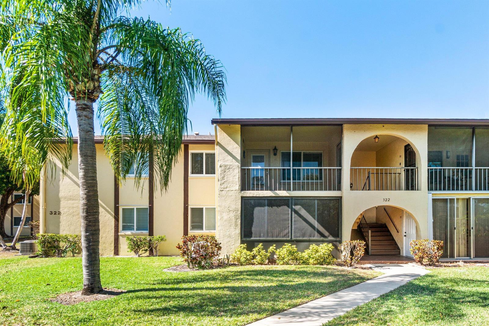 322 Pine Ridge Circle # 2, FL 33463 photo 2