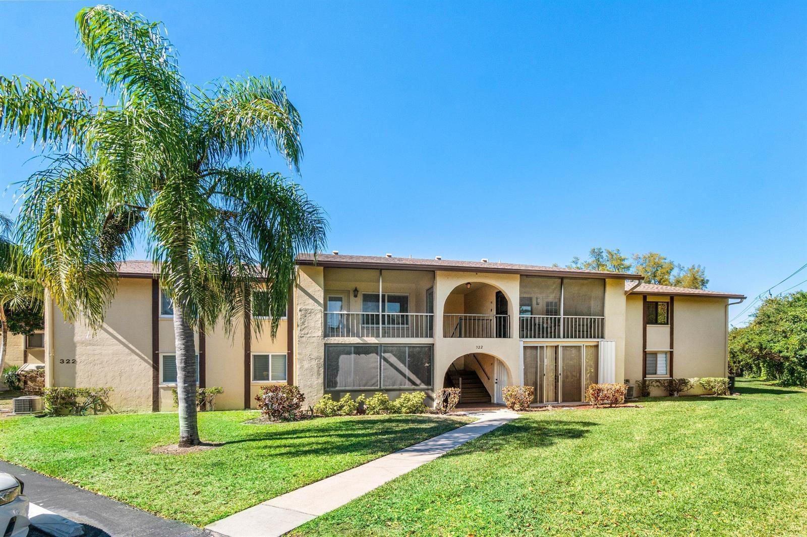 322 Pine Ridge Circle # 2, FL 33463 photo 3