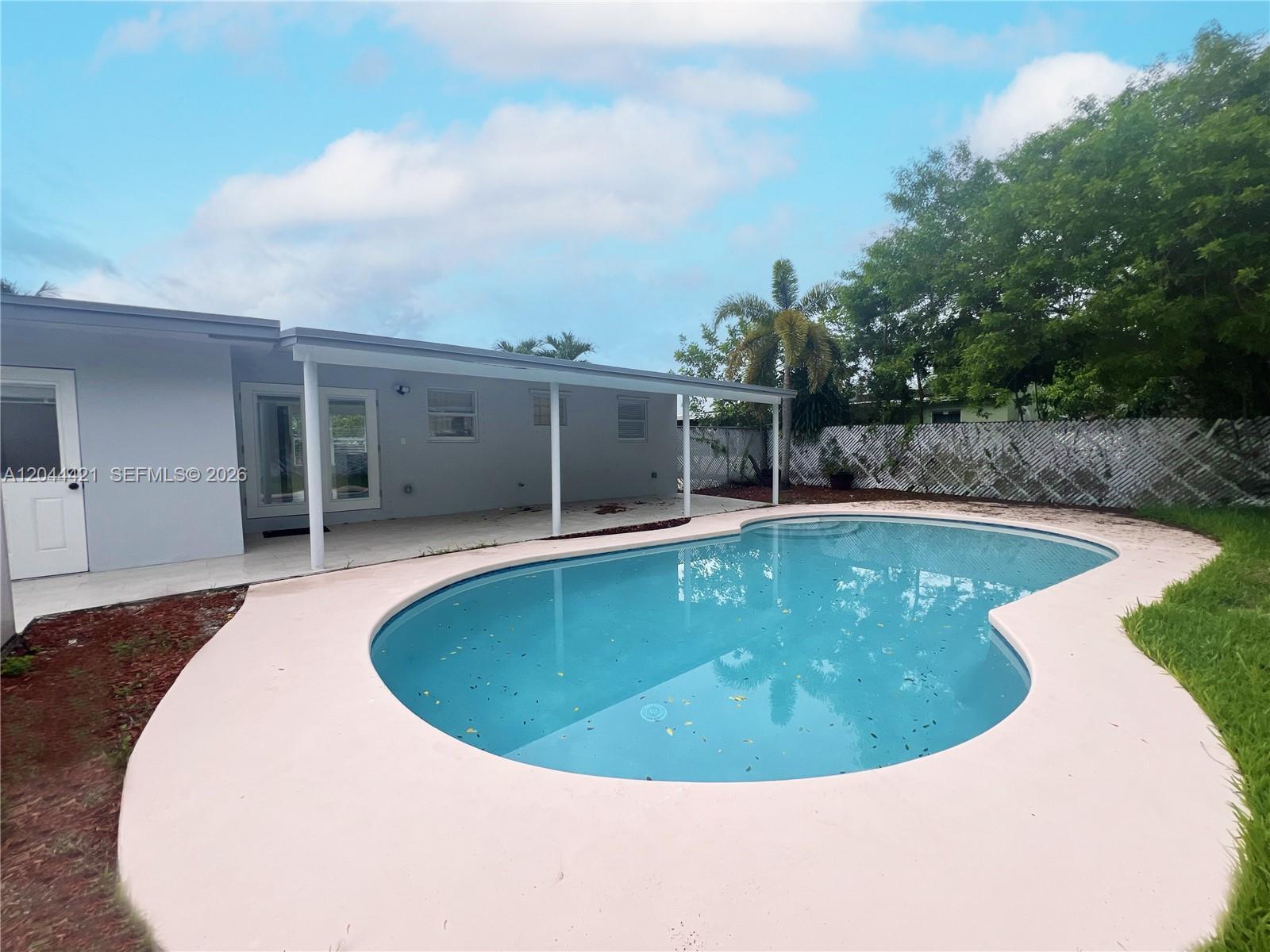 2679 NW 57th Ter, Margate FL 33063 photo 2