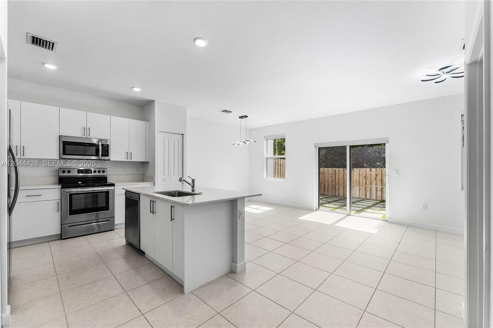 4669 NW 118th Ave, Coral Springs FL 33076 photo 3