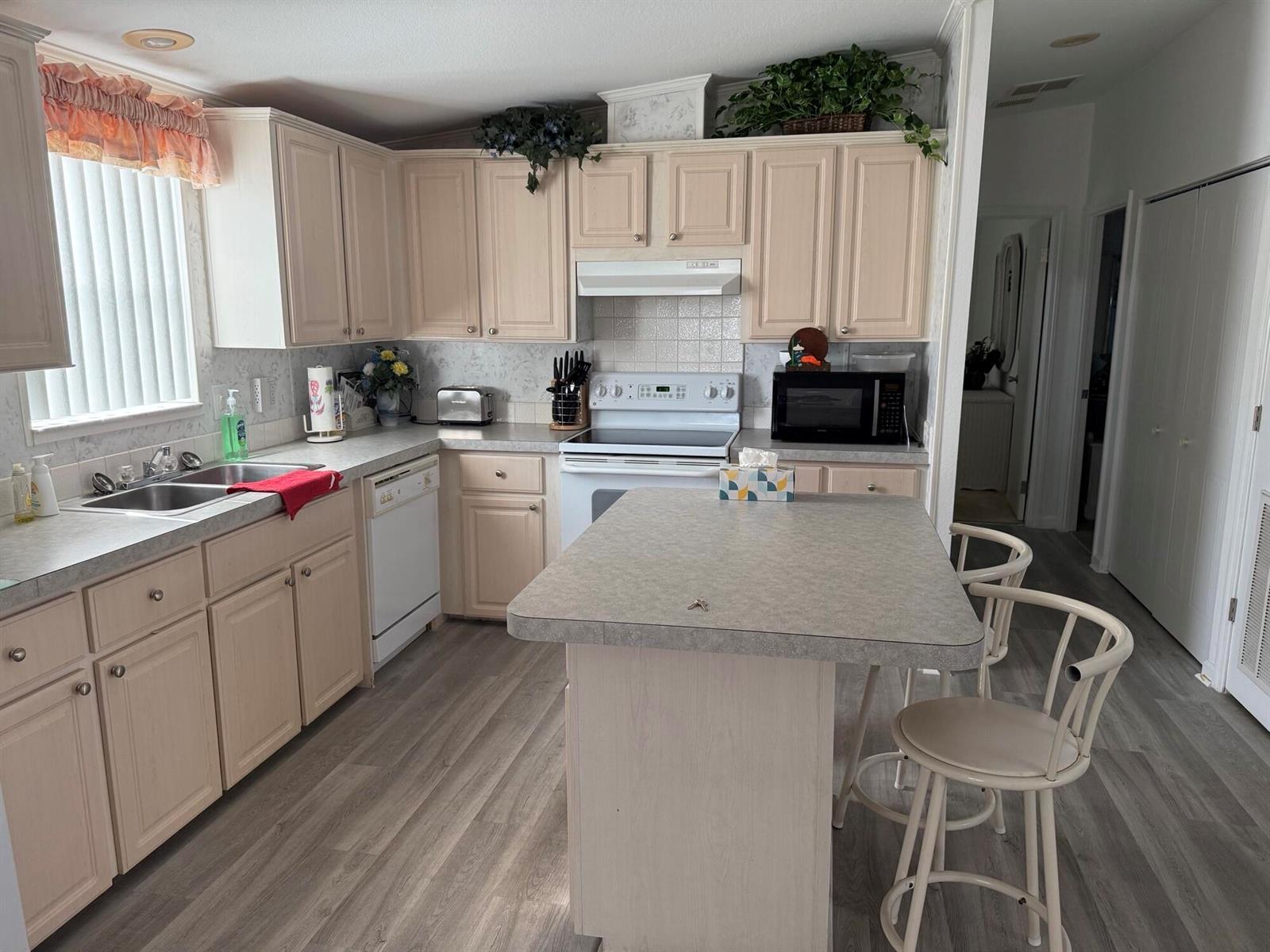 6615 Spanish Lakes Boulevard, Fort Pierce FL 34951 photo 4
