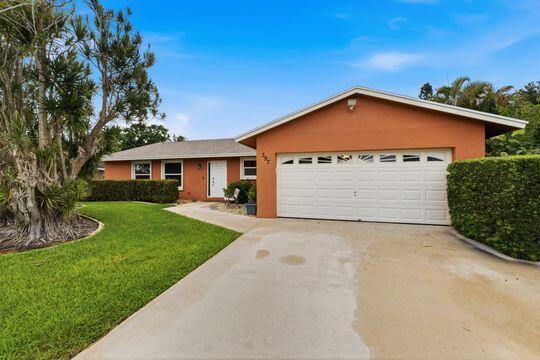 397 La Mancha Avenue, Royal Palm Beach FL 33411