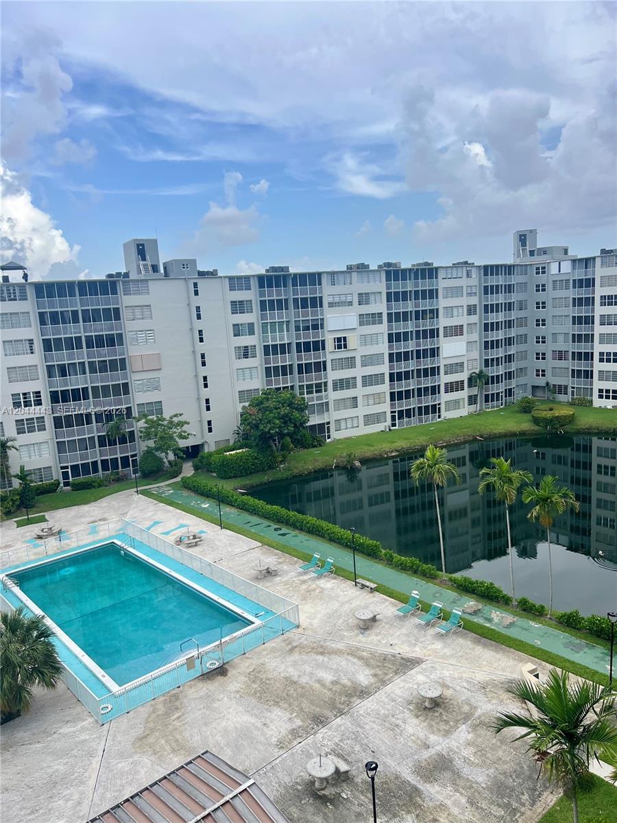 1780 NE 191st St # 2, Miami FL 33179