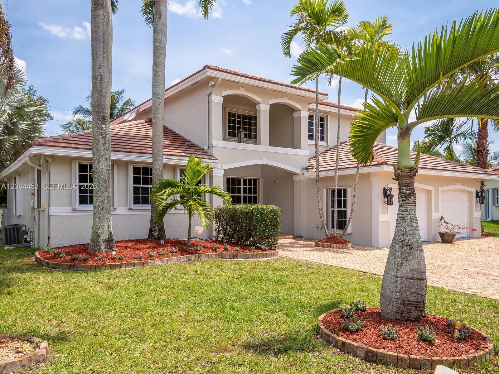 351 SW 184th Ter, Pembroke Pines FL 33029 photo 2