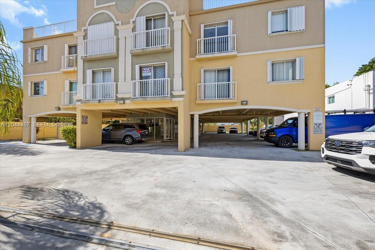 437 SW 7th St # 201, Miami FL 33130 photo 4